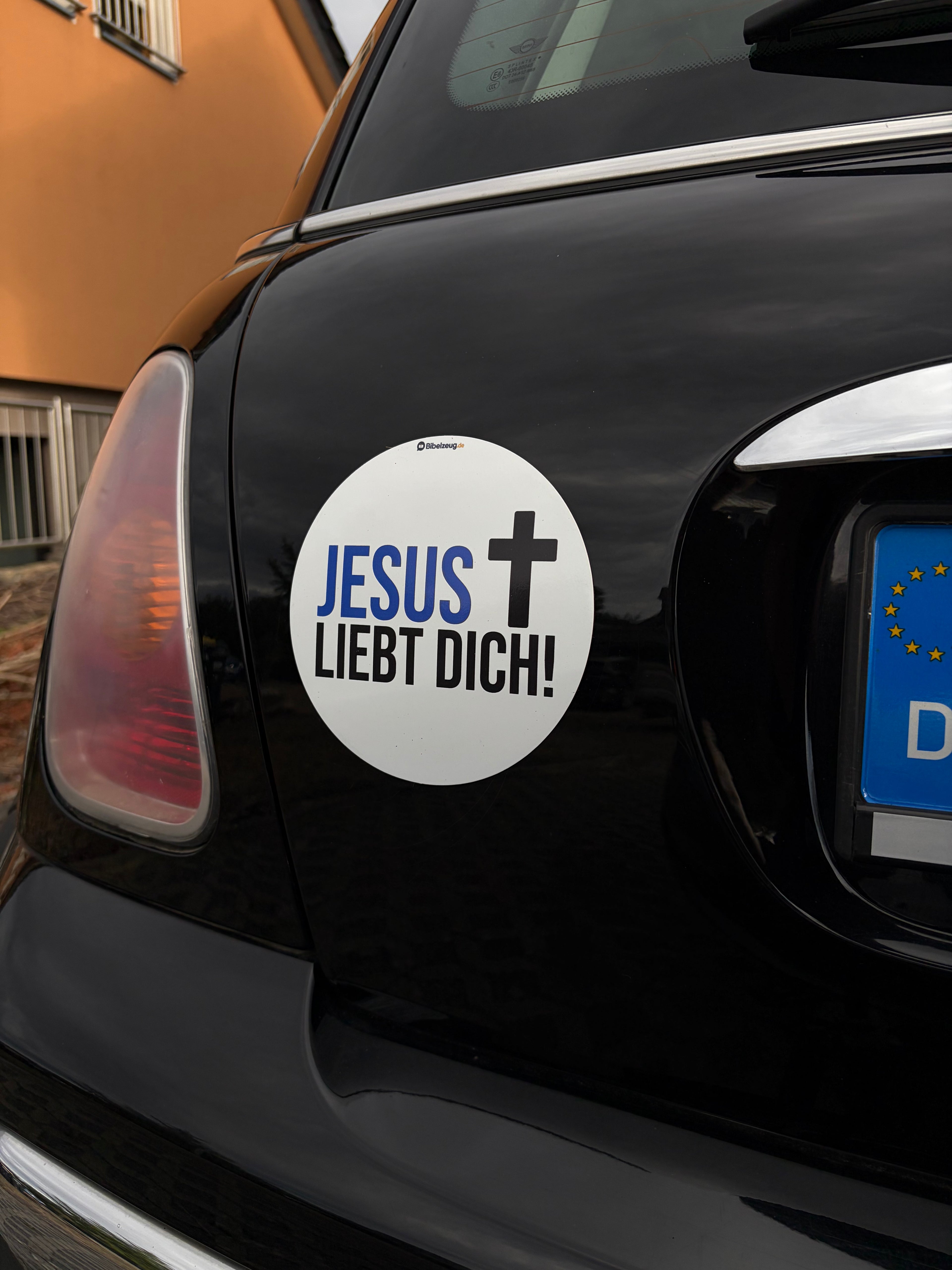 Automagnet "Jesus liebt dich"