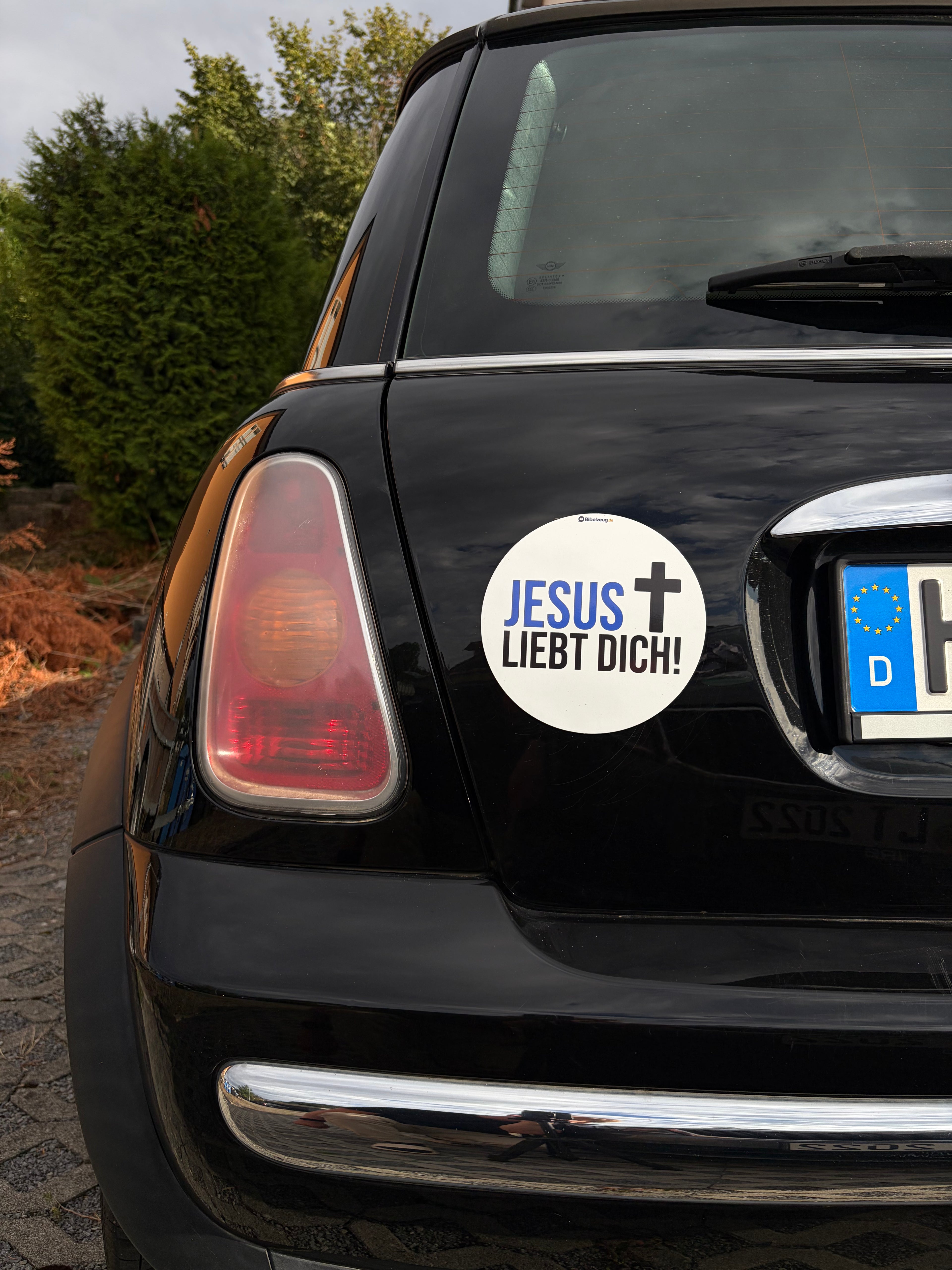 Automagnet "Jesus liebt dich"