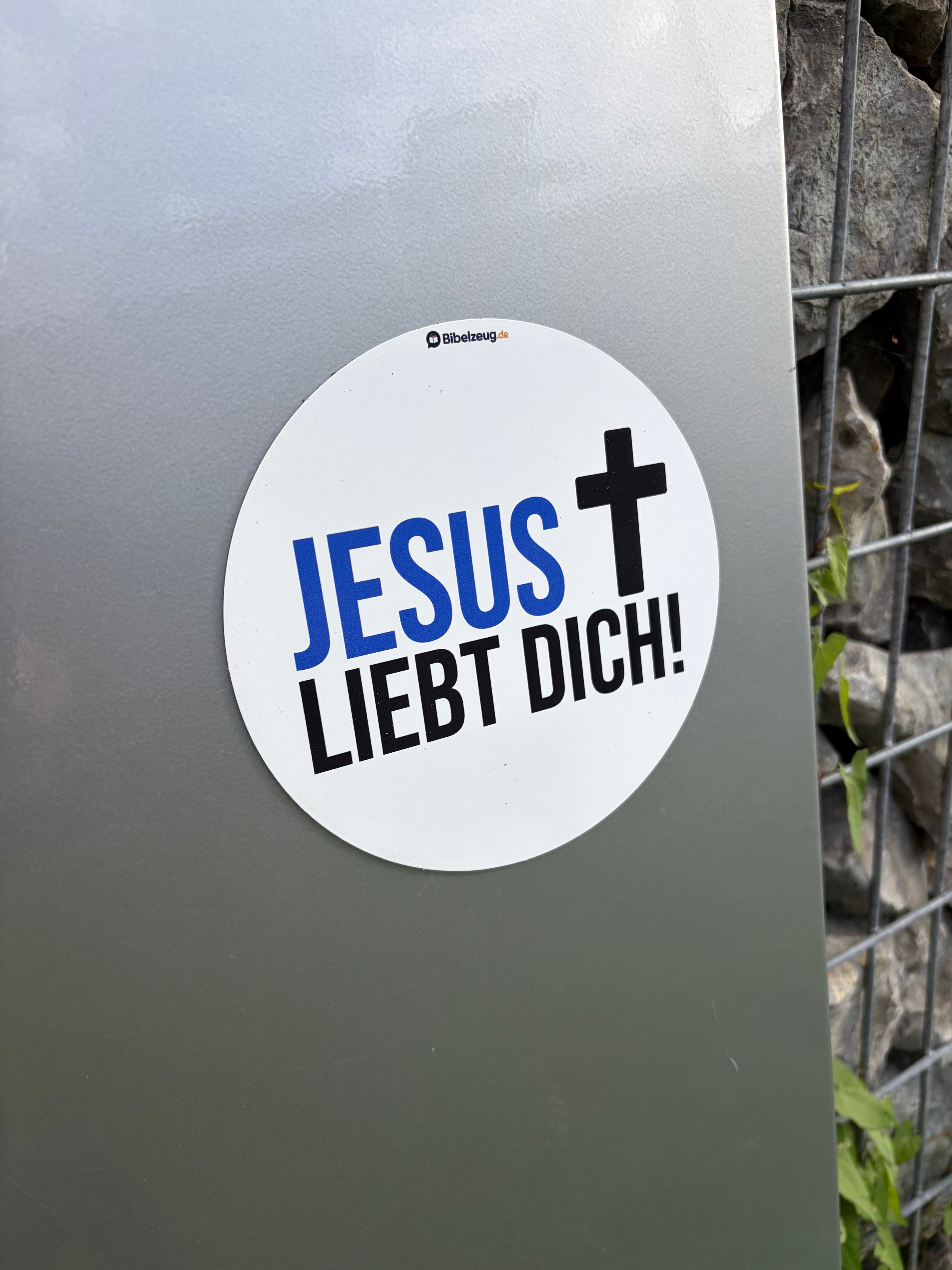 Automagnet "Jesus liebt dich"